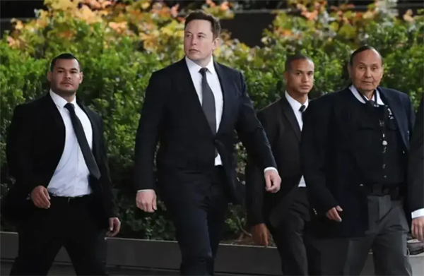 马斯克：330万安保费必要且必须