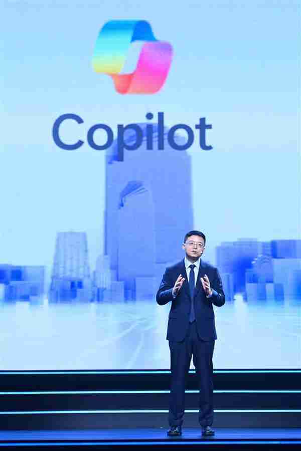 微软全球资深副总裁张祺：未来公司要么大  要么小  中型公司将急剧收缩