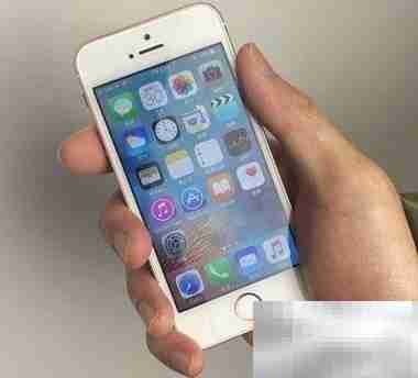 苹果SE实测体验：小巧强劲