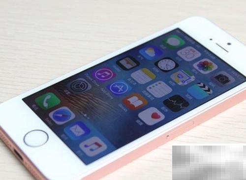 苹果SE实测：小机身大性能体验