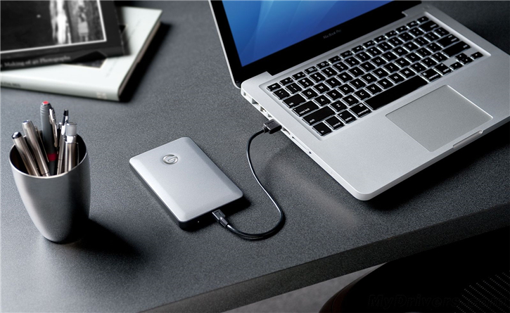 电脑插移动硬盘不显示怎么处理