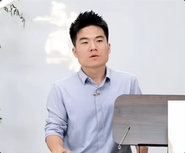 董宇辉谈年轻人做主播:不会以过来人姿态指责他们