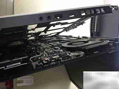 Alienware 17 R4拆机详解