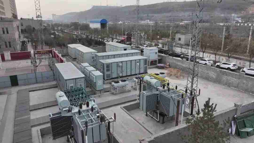 中国首条绿色供能铁路示范工程投运,年减排 5800 吨二氧化碳