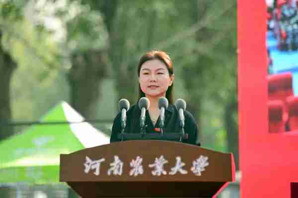 99级校友、小米副总裁张剑慧回母校：出席河南农业大学2025级新生开学典礼