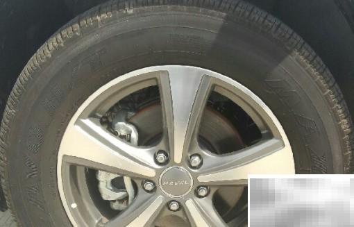 胎压1.95能开吗？安全行驶指南