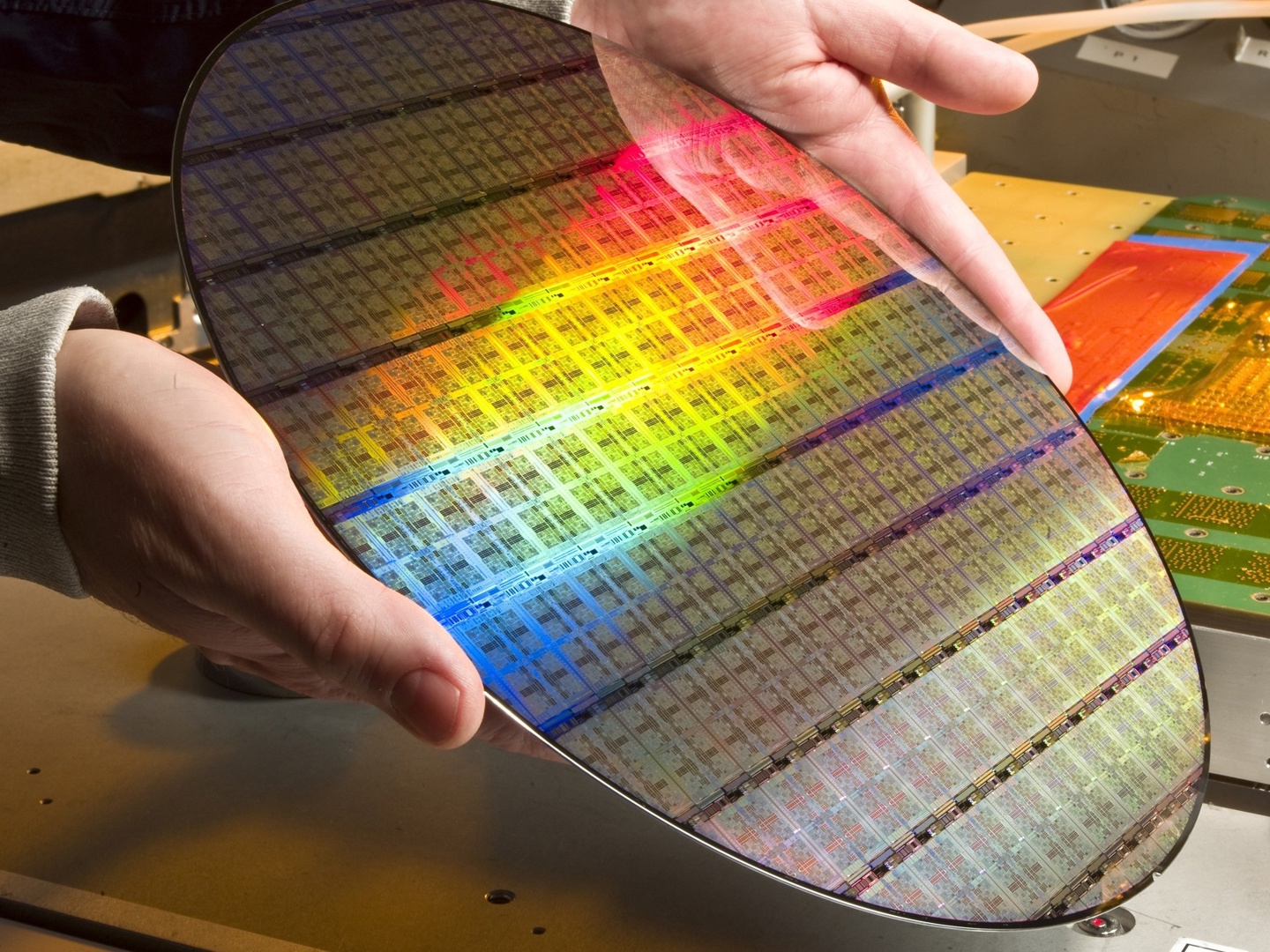 集邦：2025H2产能回升，特色工艺或涨价