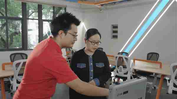 从课堂到产业：是什么让学生也能成为开源鸿蒙的共建者