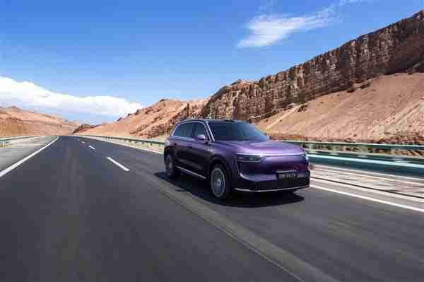 赛力斯总裁何利扬:问界汽车辅助驾驶功能使用比例超80%