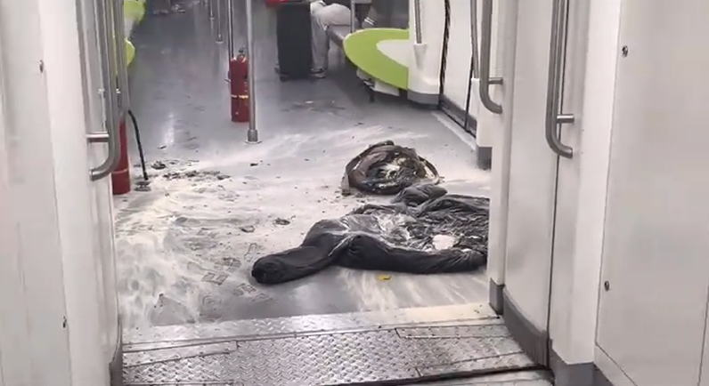 长沙地铁女生衣服自燃事件揭秘