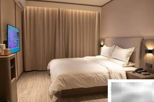 酒店on the book含义解析