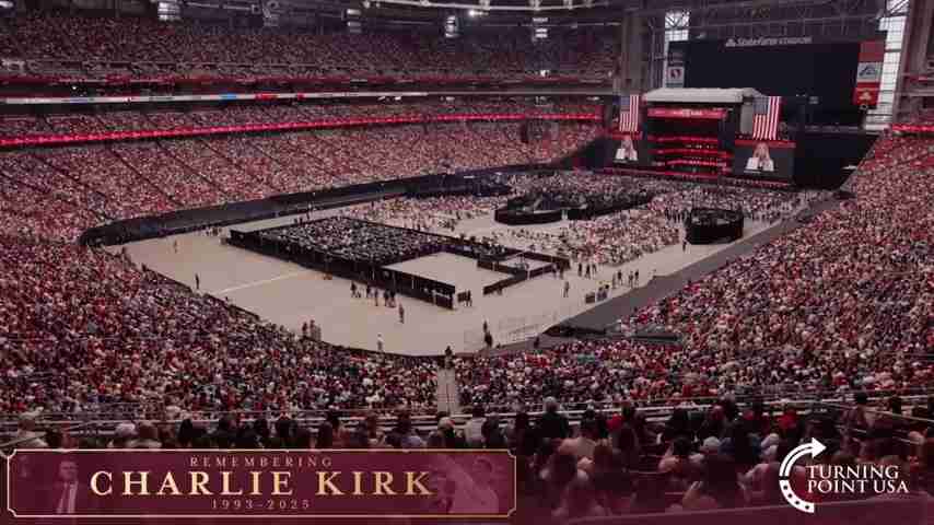 行为分析师解读:特朗普拥抱Erika Kirk事件的深层含义