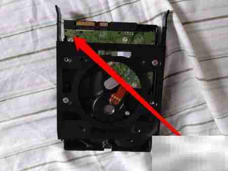 硬盘托拆卸步骤详解