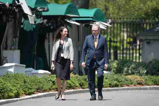 英特尔“国有化”继续：特朗普经济顾问出任政府事务负责人