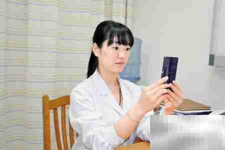 看手机最佳姿势推荐