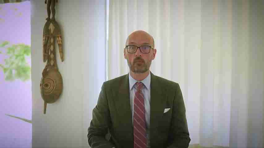 金融风险警示:第一品牌和三色汽车信贷破产深度分析