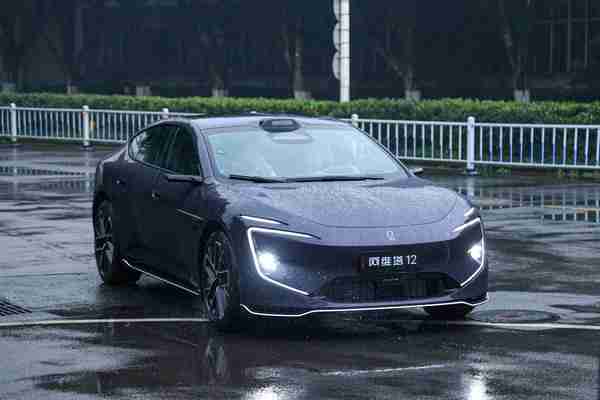 华为靳玉志称“如脱胎换骨” 新款阿维塔12有什么升级？