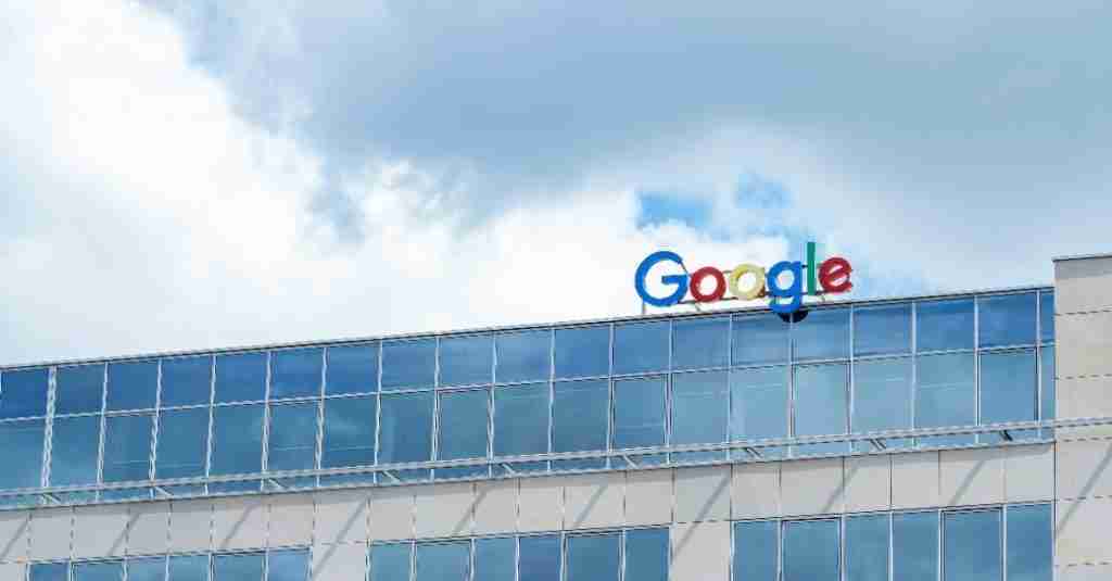 Google财报吓坏分析师!AI资本支出恐飙至1850亿美元 云端业务成最大救星