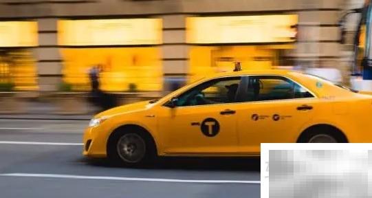 takeacar和takethecar的主要区别在于冠词