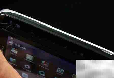 摩托罗拉ME860与ME865对比