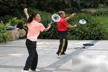 中老年人适宜的运动推荐