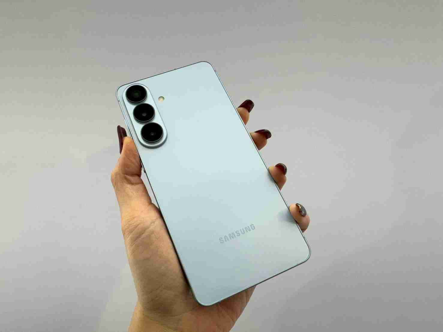 省下六千块云台费！三星S26暴力实测神功能「水平锁定」成手抖救星