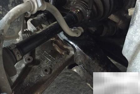 刹车油管有糊味？真相揭秘！